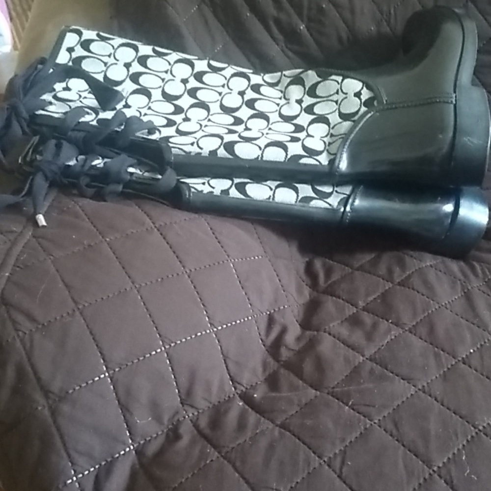 Rain boots - Picture 2 of 3